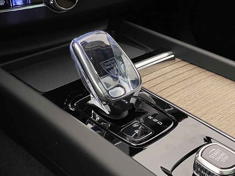 Volvo XC60 T8 AWD RECHARGE DARK ULTRA CZ - fotka 27 z 59