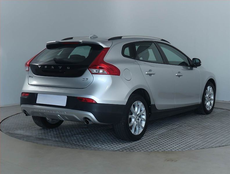 Volvo V40 (2016) 2.0 D3, Automat, Serv.kniha - fotka 5 z 18