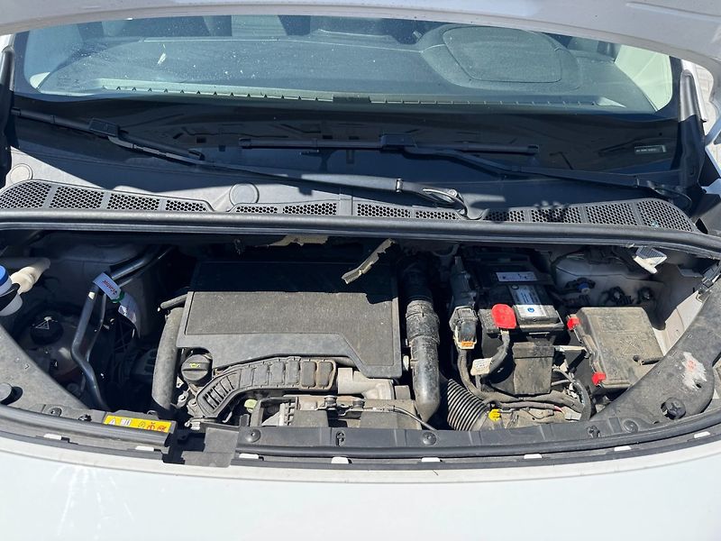Opel Combo (2021) 1,2i 81 KW 7Míst L2 - fotka 27 z 30
