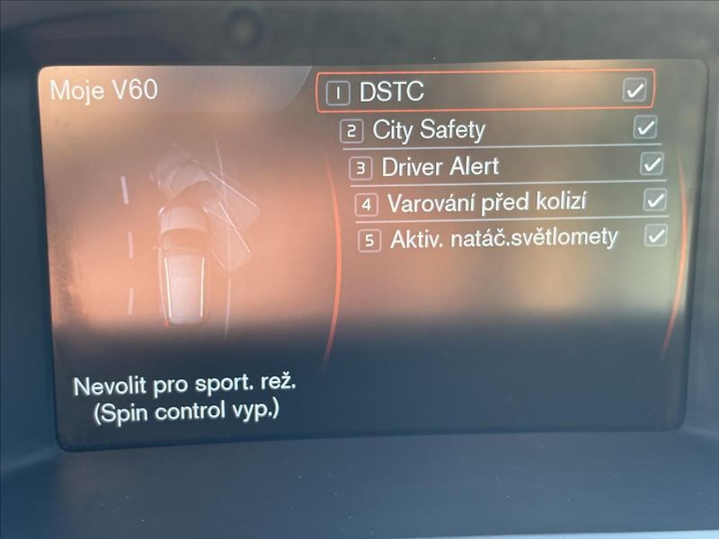 Volvo V60 2,4 D5 R-Design,AT,AWD,Xen,Výb - fotka 18 z 41