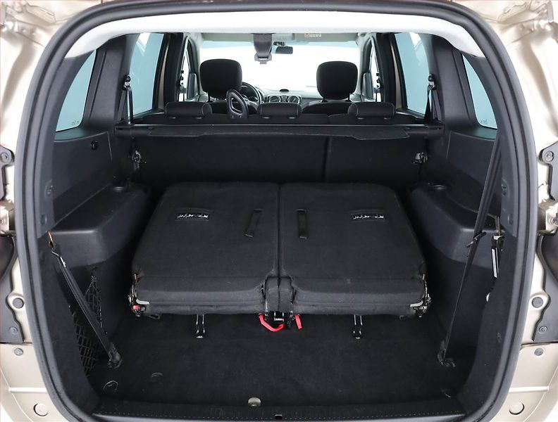 Dacia Lodgy (2020) Stepway 1.3 TCe, 7 míst - fotka 19 z 20