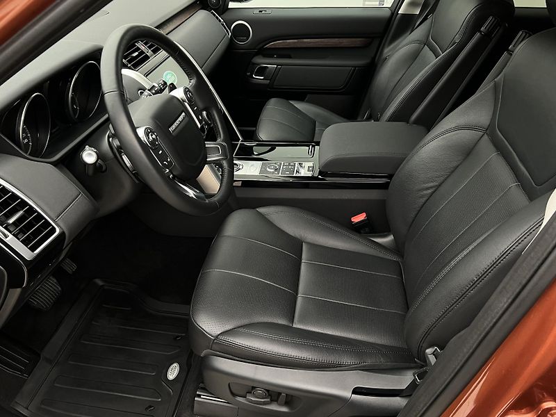 Land Rover Discovery 3.0 TDV6 HSE AWD AUT CZ - fotka 3 z 44