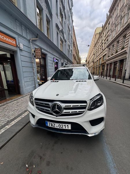 Mercedes-Benz GLS (2019) - fotka 2 z 14