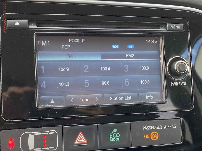 Mitsubishi Outlander (2016) 2.0 MiVEC 4WD, Invite, AT - fotka 16 z 18