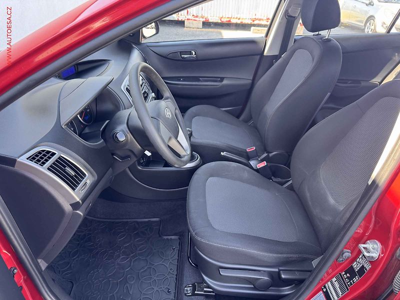 Hyundai i20 (2014) 1.2i, ČR, servis.kniha, AC - fotka 9 z 12