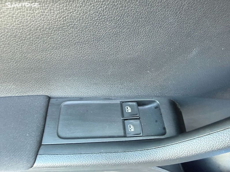 Škoda Fabia 1.2 TSI Ambition Plus - fotka 23 z 28