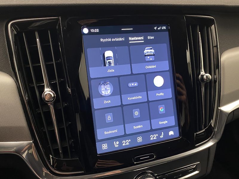 Volvo V90 T6 AWD RECHARGE DARK PLUS - fotka 44 z 58