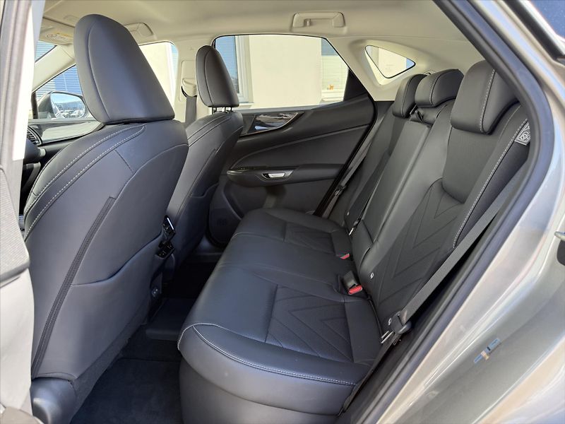 Lexus NX 450h plus 2,5 Prestige Plus  NX - fotka 10 z 24