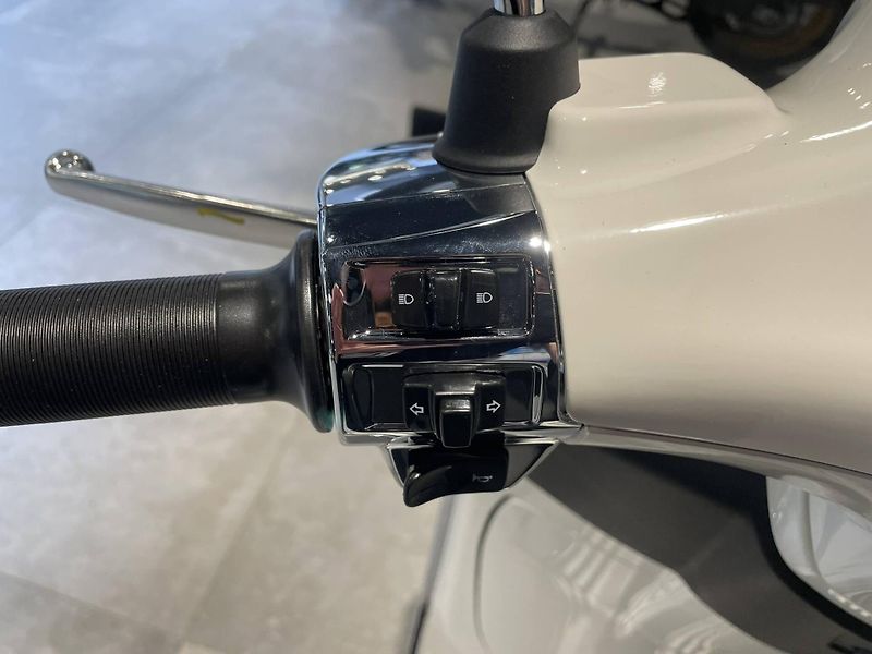 Vespa (2026) Primavera 125 EU5+ - fotka 8 z 9