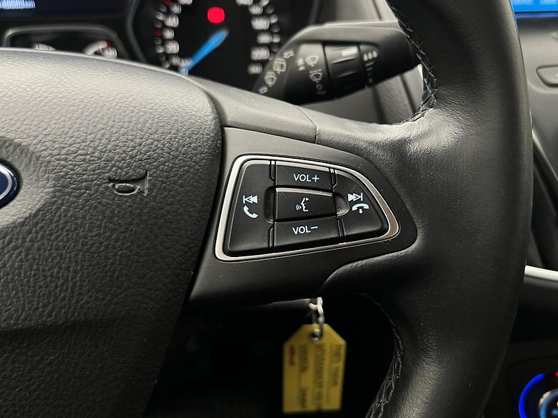 Ford Focus 1.5 ECOBOOST MAN 1. maj. - fotka 22 z 36