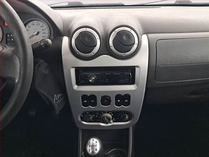 Dacia Logan (2010) 1.6 16V, LPG, po STK, Tažné - fotka 12 z 13