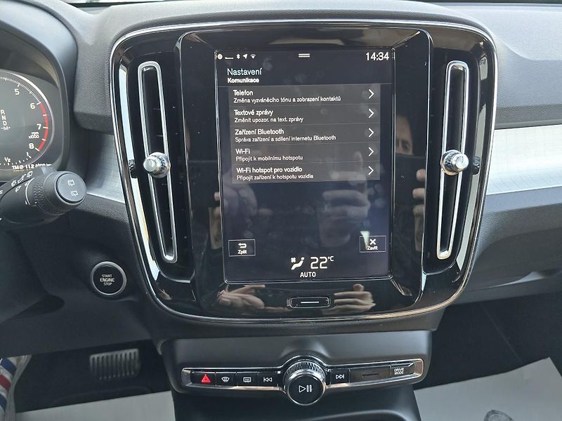 Volvo XC40 - fotka 38 z 43