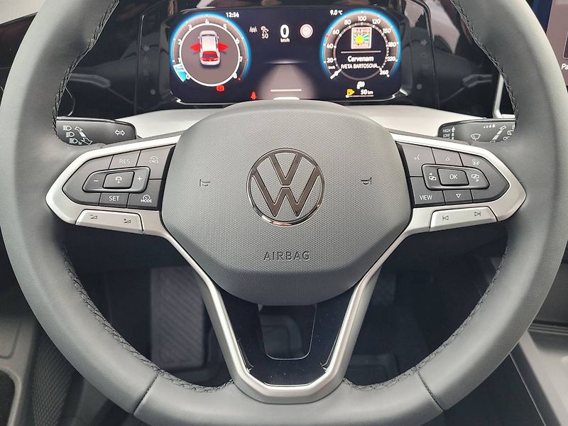Volkswagen Golf (2025) 1.5 TSI People - fotka 15 z 54
