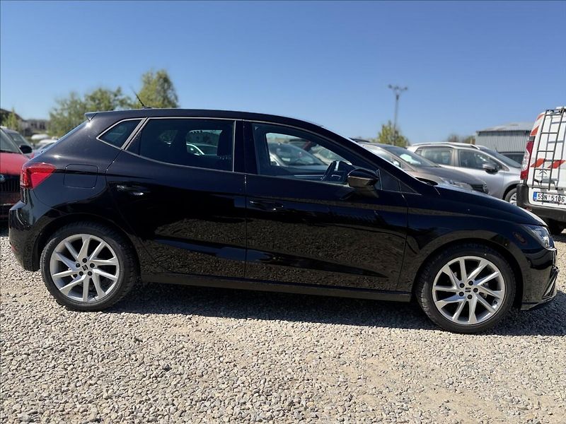 Seat Ibiza FR 70kW VIRTUAL 6tKm - fotka 4 z 35
