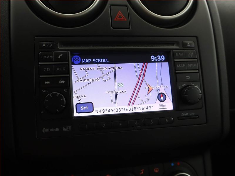 Nissan Qashqai (2010) 2.0 dCi, 4X4, Automat, Navi - fotka 13 z 15