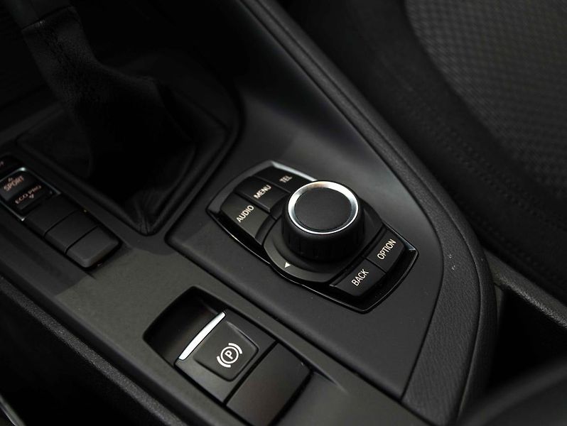 BMW X1 sDrive 18i - fotka 17 z 22