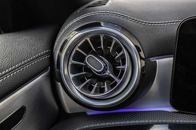 Mercedes-Benz CLA - fotka 21 z 47