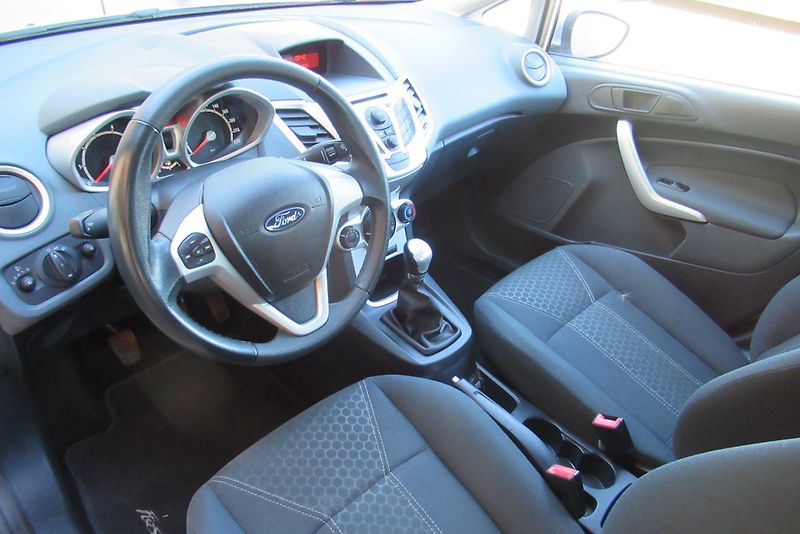 Ford Fiesta 1.2i KLIMA  SADA ALU KOL - fotka 9 z 20