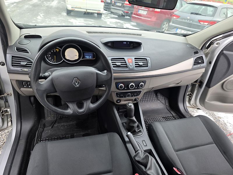 Renault Mégane 1.6 i Parkovací senzory  - fotka 13 z 20