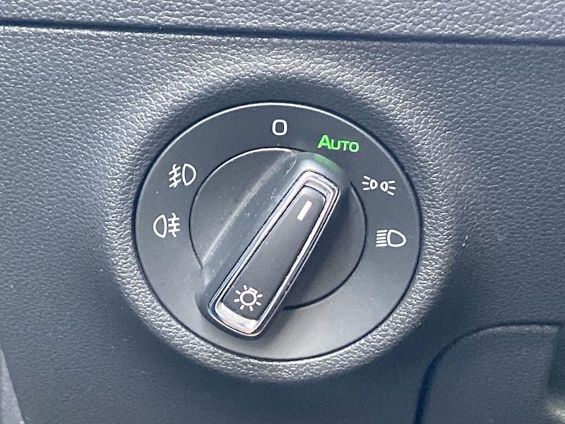 Škoda Karoq (2017) 1.5 TSI DSG Style - fotka 19 z 33