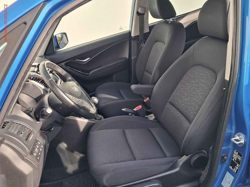 Hyundai ix20 (2018) 1.6i, Trend, navi, +kola - fotka 9 z 17