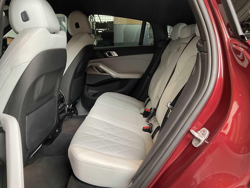 BMW X6 xDrive40d M-Sport Pro DAPro In - fotka 10 z 15