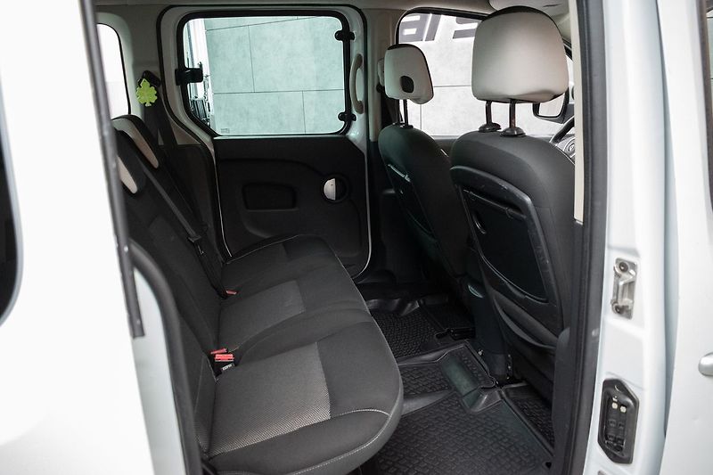 Renault Kangoo 1.6i Authentique*TAŽNÉ*KLIMA* - fotka 13 z 25