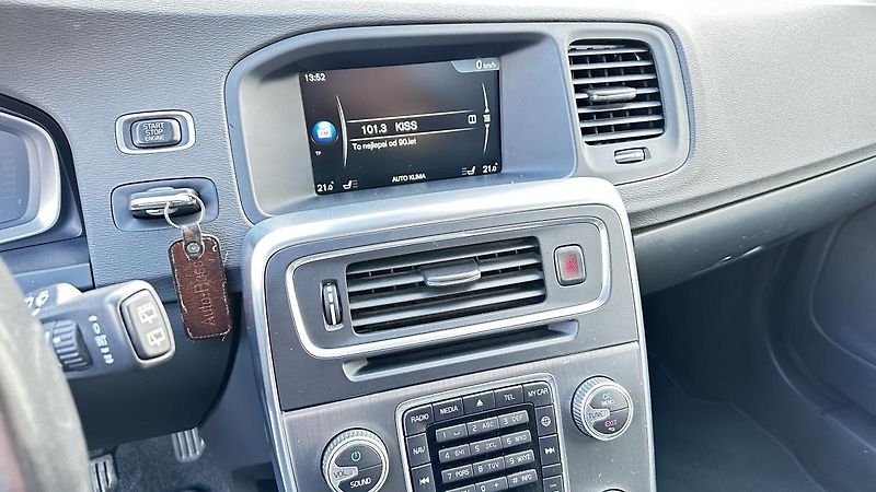 Volvo V60 (2016) D4 CROSSCOUNTRY 140KW AUTOMAT - fotka 17 z 26