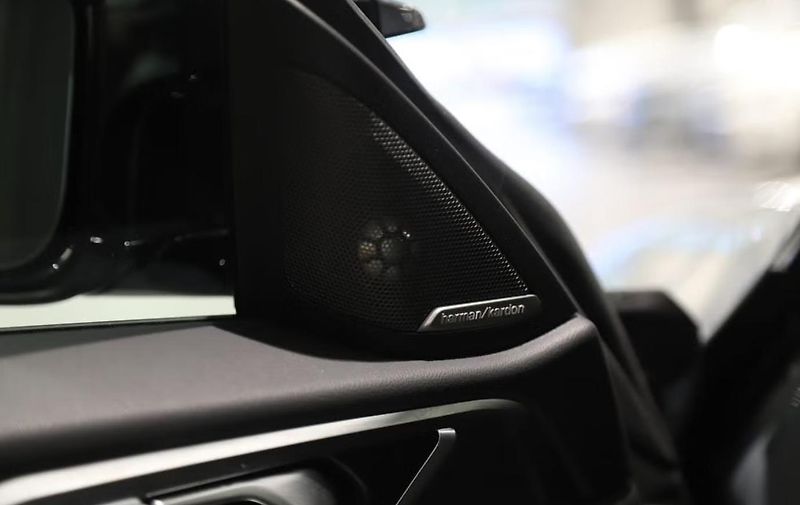 BMW i4 M50 xDrive GC 360k Tažné Laser - fotka 9 z 13