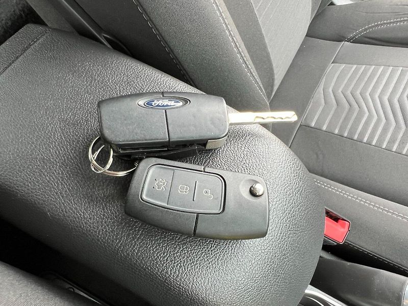 Ford Fiesta (2014) 1.0i 74kW Titanium! Tažné! - fotka 20 z 27