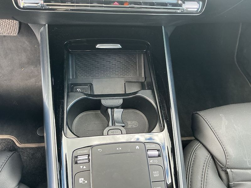 Mercedes-Benz EQA 300 Advancet 4MATIC - fotka 14 z 28