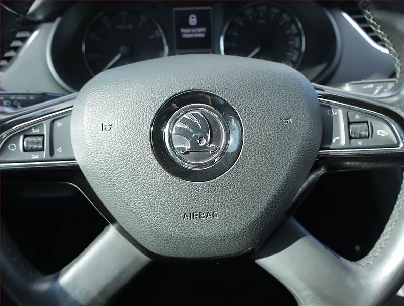 Škoda Octavia (2013) Elegance 1.4 TSI, Kůže, Navi - fotka 15 z 17