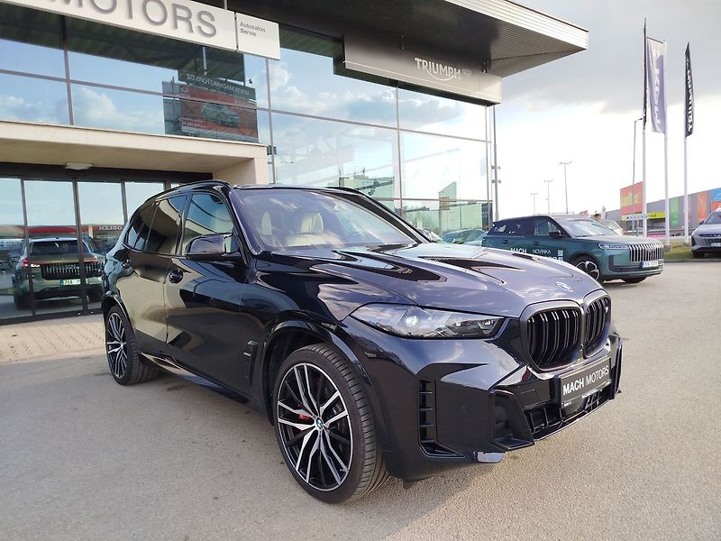 BMW X5 M60i - fotka 5 z 29