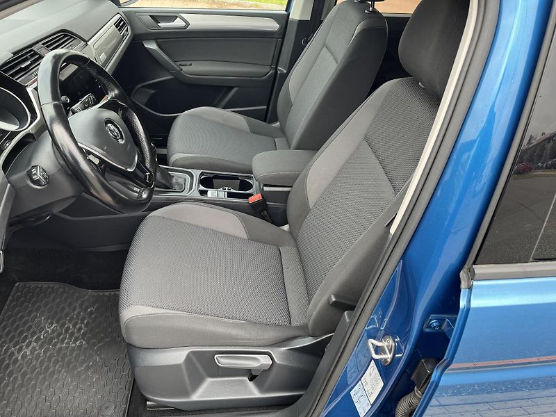 Volkswagen Touran 1.6 TDi 85 kW Full Led 7 Míst - fotka 9 z 36