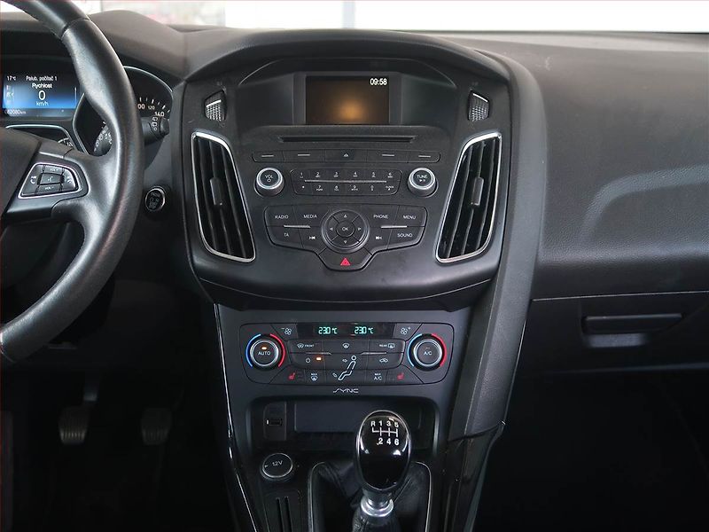 Ford Focus (2017) 1.5 TDCi, Tempomat - fotka 12 z 18