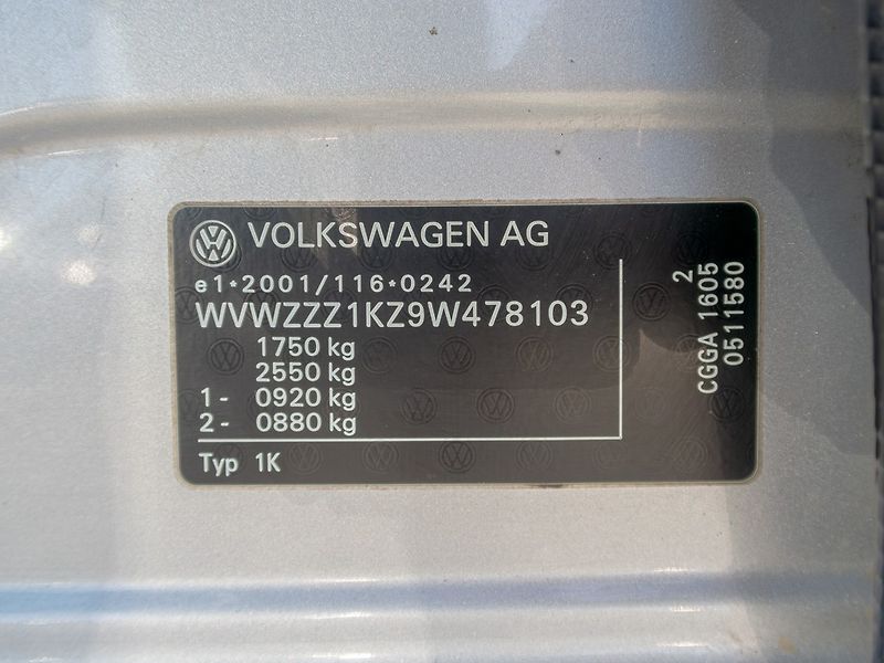 Volkswagen Golf (2009) 1.4i 59KW – PO ROZVODECH - fotka 44 z 44