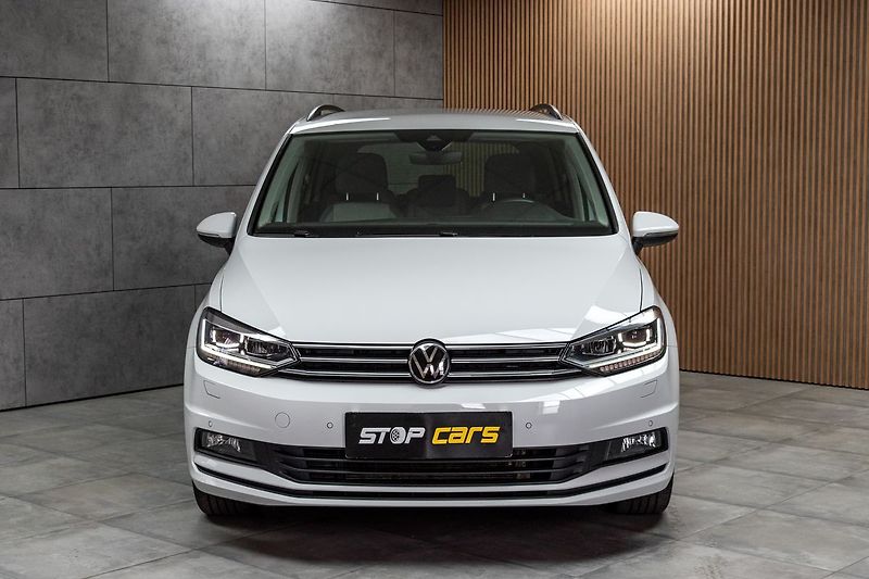 Volkswagen Touran 1.5 TSI TAŽNÉ*7.MÍST*DPH*ČR 1M - fotka 2 z 46