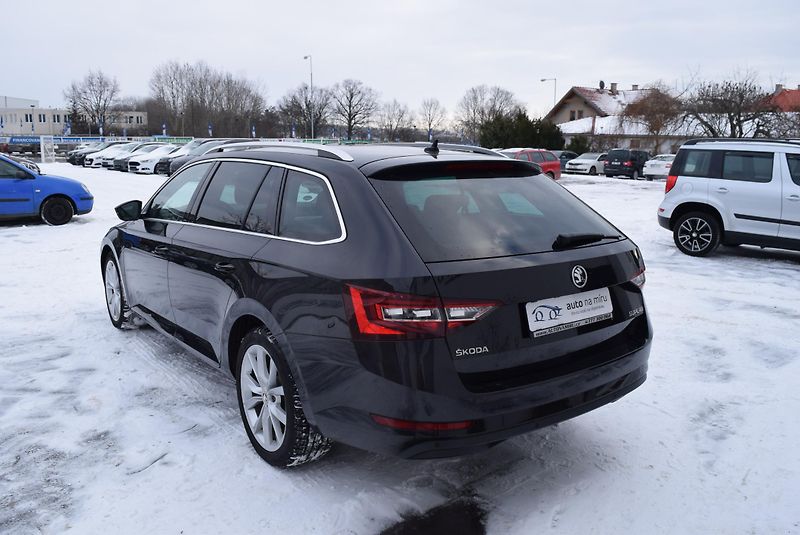 Škoda Superb (2017) 1.4TSI 92kwSTYLE XEN NAVI APP  - fotka 11 z 49
