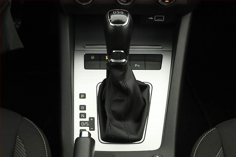 Škoda Octavia (2018) 1.6 TDI, Automat, Navi - fotka 11 z 16