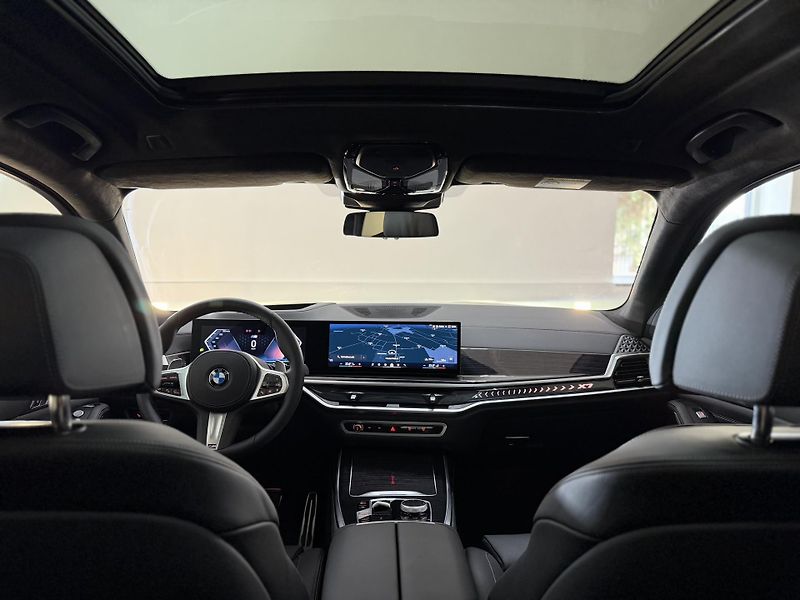 BMW X7 BMW X7 xDrive40d M-Sport  - fotka 21 z 50
