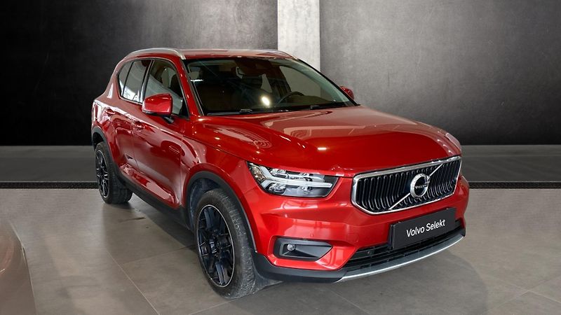 Volvo XC40 MOMENTUM, T3 FWD, 120 kW / 163 - fotografie inzerátu