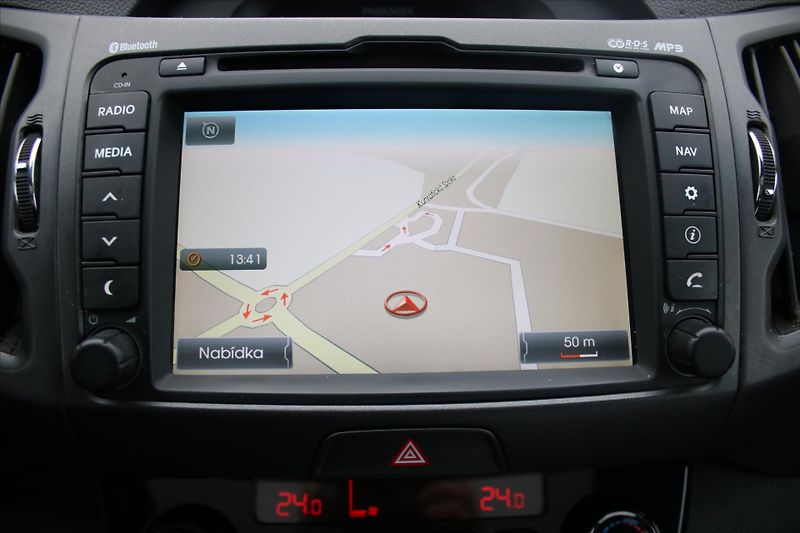 Kia Sportage 2.0 CRDI 135kW 4WD SERVIS. KN. - fotka 18 z 25