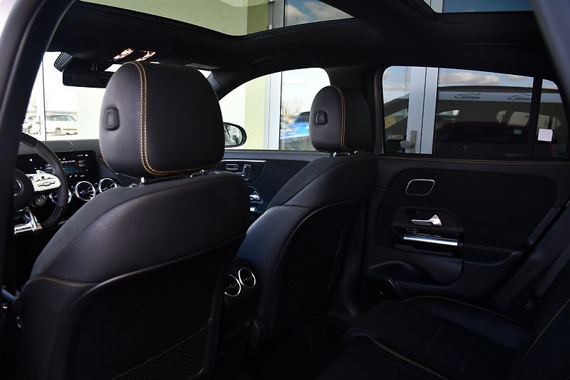 Mercedes-Benz GLA 45S AMG 4MATIC+PANO - fotka 20 z 53