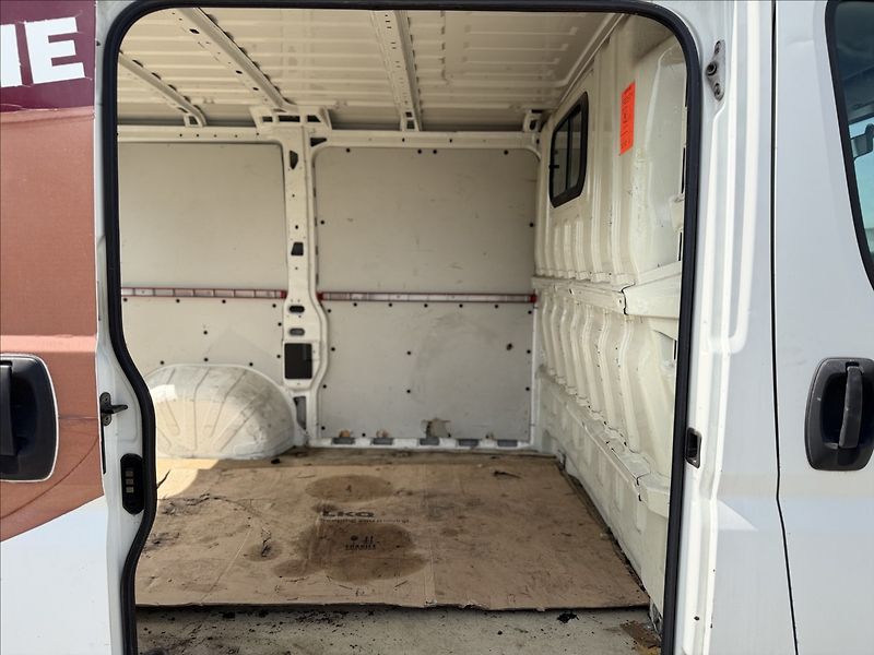Peugeot Boxer 2,2 184tKm PO SERVISE - fotka 16 z 22