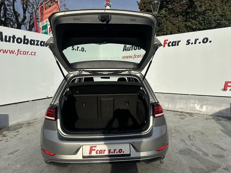 Volkswagen Golf (2017) 1,6 TDI 85kW, rezervace - fotka 23 z 25