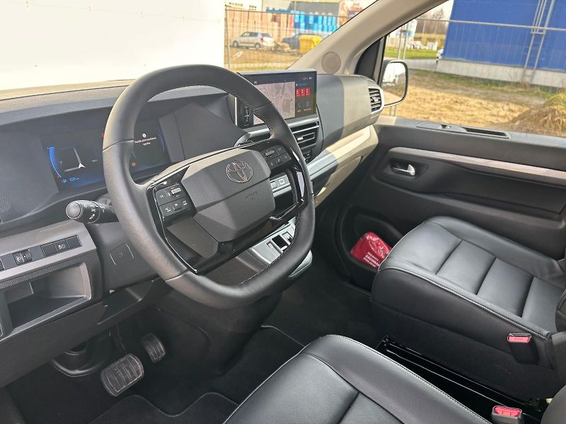 Toyota ProAce Verso 2.0 D-4D L2 VIP Webasto AT - fotka 11 z 28