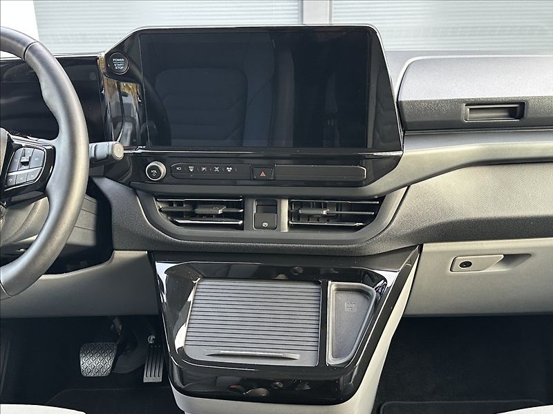 Ford Tourneo Custom 2,0 170PS  L2 Titanium X A/T 4 - fotka 27 z 58