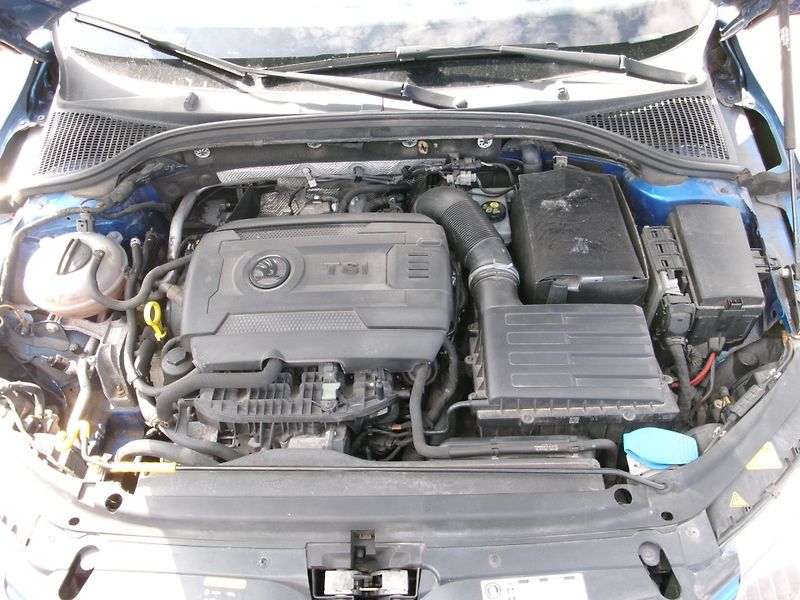 Škoda Octavia (2014) 2,0TSi VRS AC TEMP VÝHŘEV - fotka 39 z 39