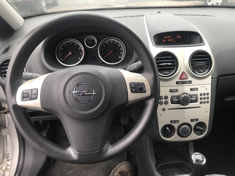 Opel Corsa 1.0i 44 KW KLIMA,SERV,MAN,ISOF - fotka 12 z 15