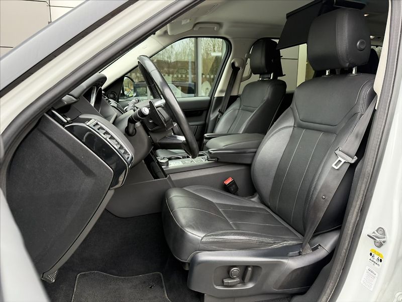 Land Rover Discovery 3,0 TDV6 SE - fotka 10 z 27